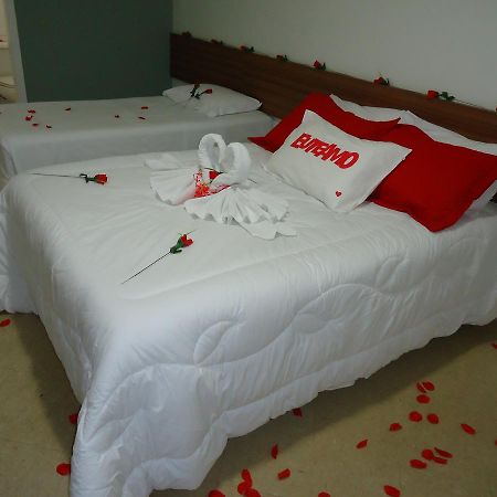 Deed'S Hotel Mantenopolis Bagian luar foto